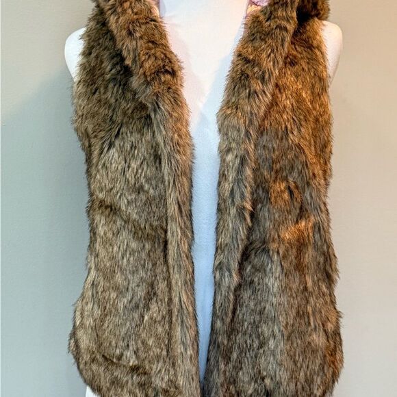 Abercrombie & Fitch Tan Faux Fur hooded Vest - Picture 3 of 7